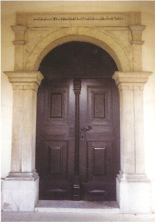 Cerkvena vhodna vrata